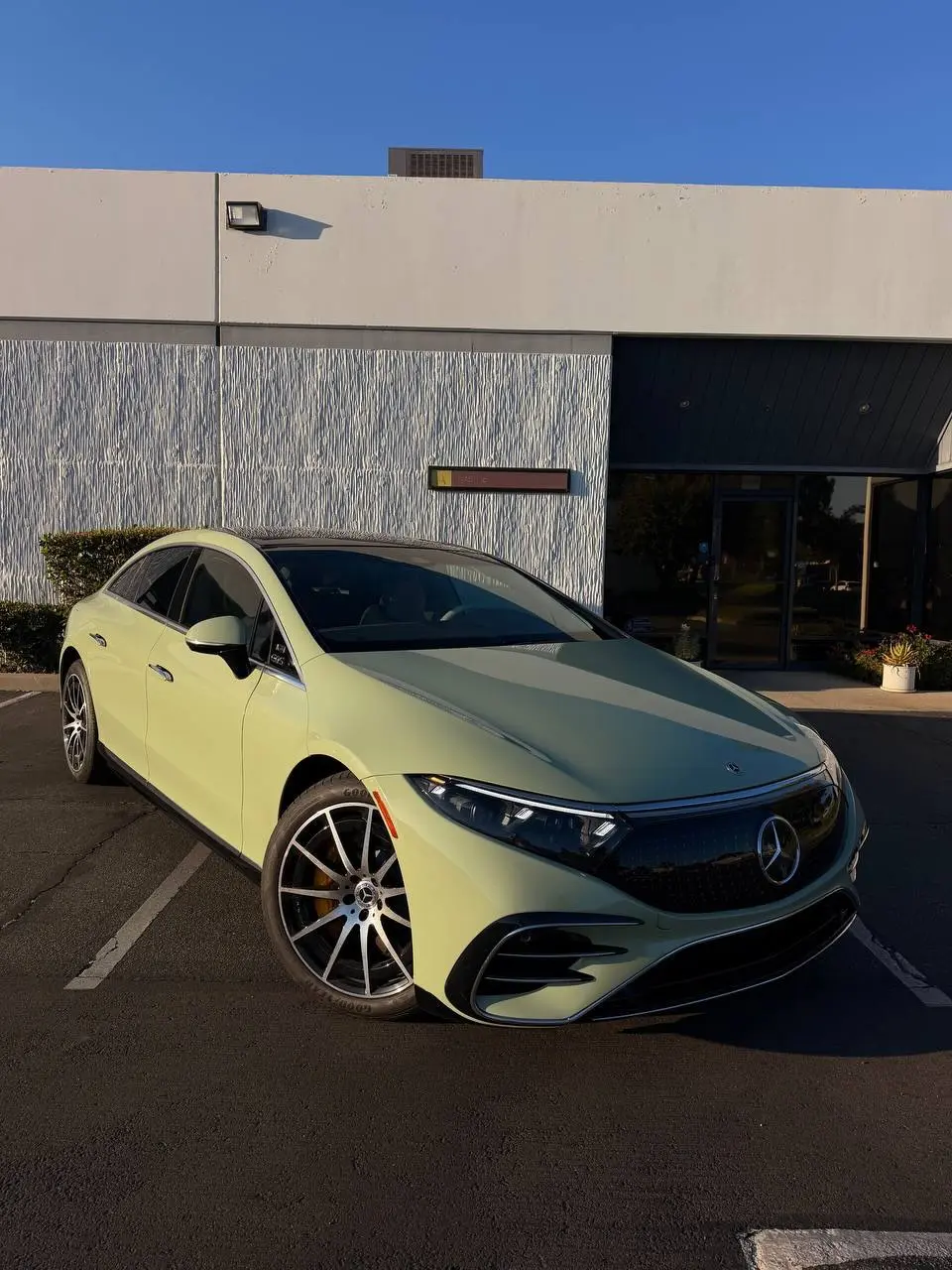 MERCEDES-BENZ EQS — GLOSS KHAKI GREEN